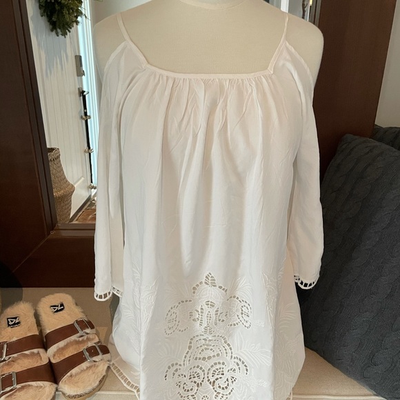 Solitaire off the shoulder tunic ...NWOT - Picture 4 of 4